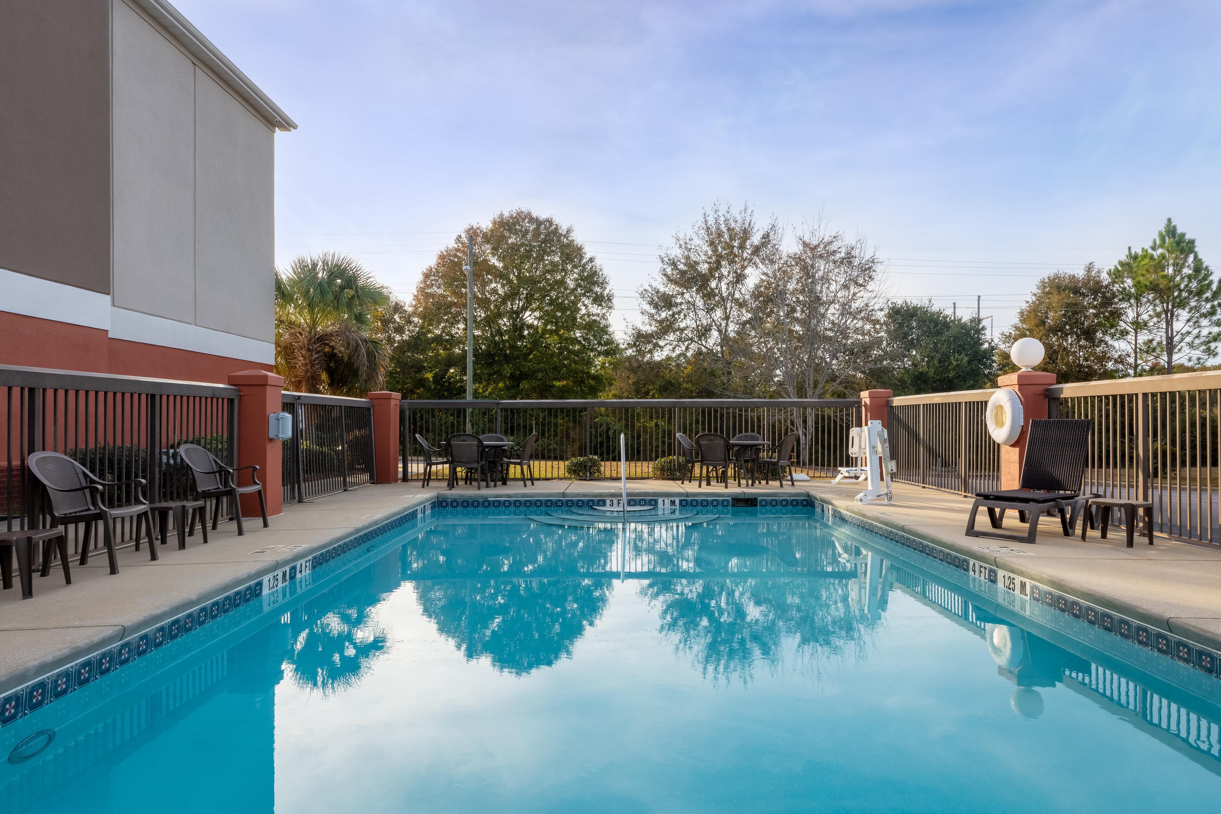 Holiday Inn Express & Suites Milton East I-10 By Ihg מראה חיצוני תמונה