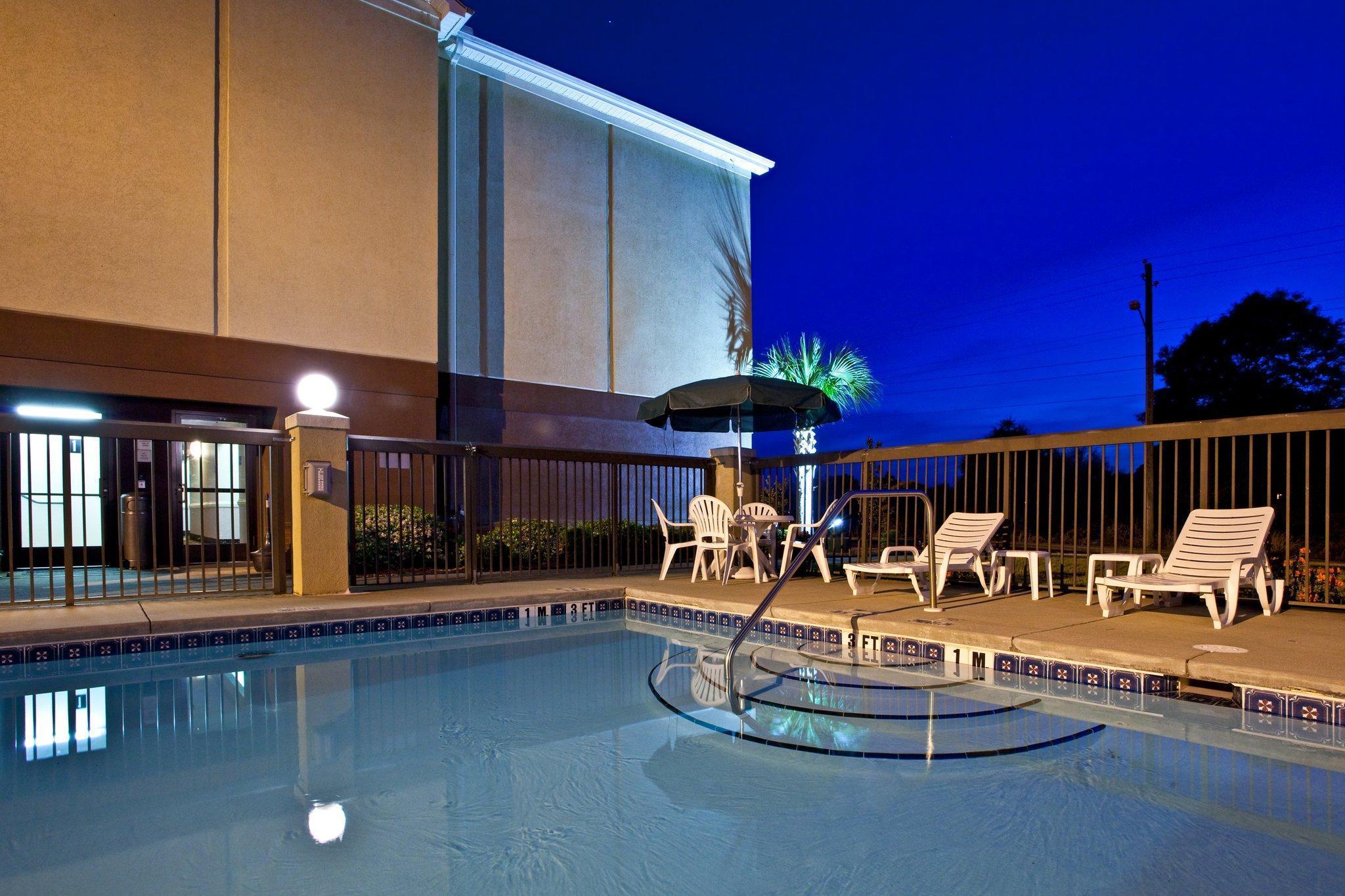 Holiday Inn Express & Suites Milton East I-10, An Ihg Hotel מראה חיצוני תמונה